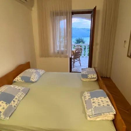 Stella-dora Apartman *